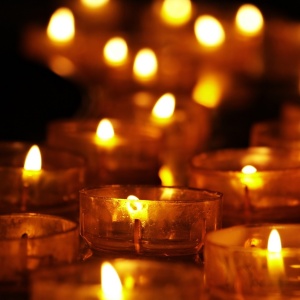candlelight-3612508_1920